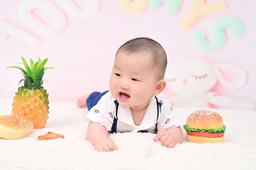 成都宝宝在妈妈肚子里